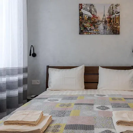 Apartment Golden Violin ! S