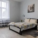 Golden Violin ! S Апартаменти