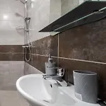 Golden Violin ! S Апартаменти