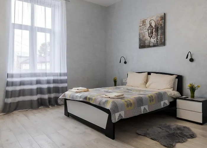 Golden Violin ! S Apartment