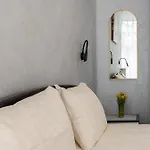 Apartment Golden Violin ! S